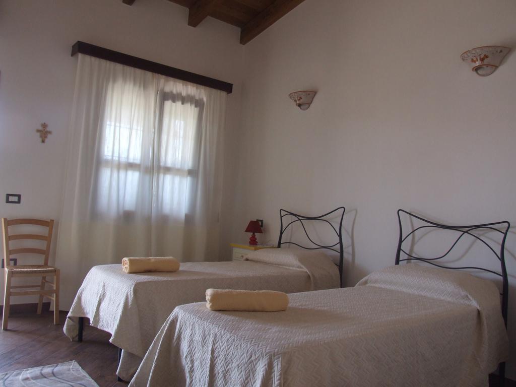 Agriturismo Locoe Oliena Exterior photo